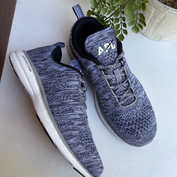 APL🔴TechLoom Pro Trainer women’s Athletic Running shoes 8 like new - Picture 2 of 15